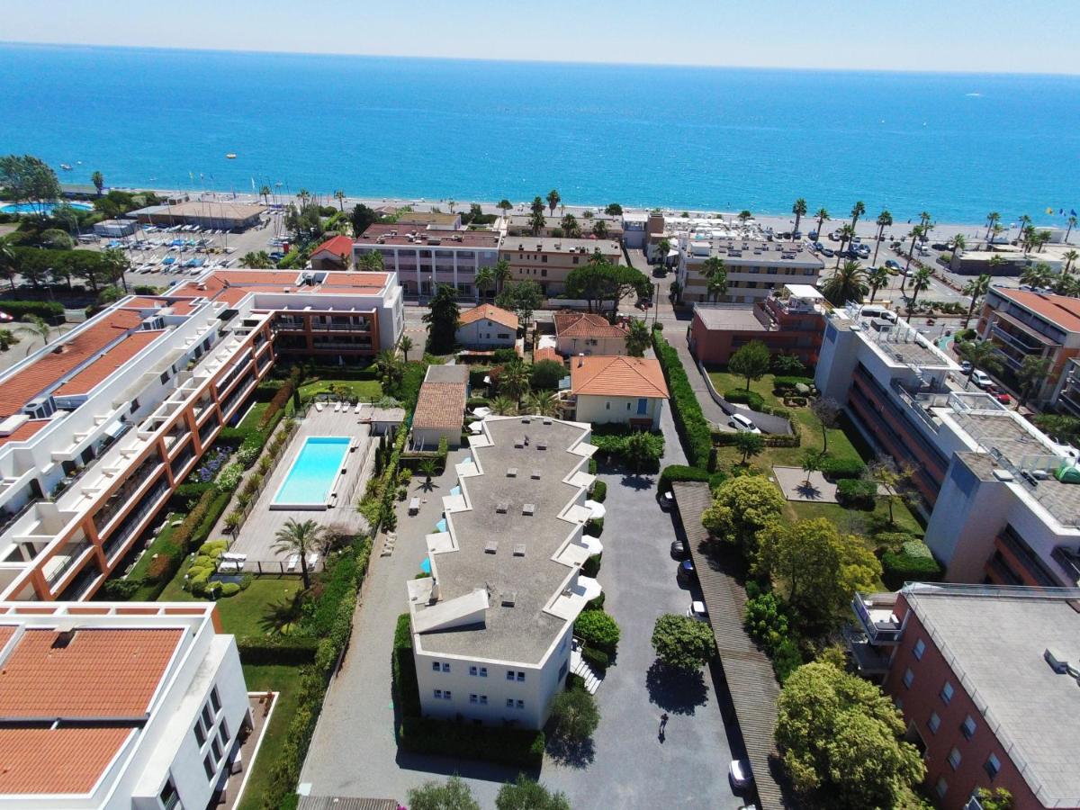 Hotel L'Etape Villeneuve-Loubet Zewnętrze zdjęcie